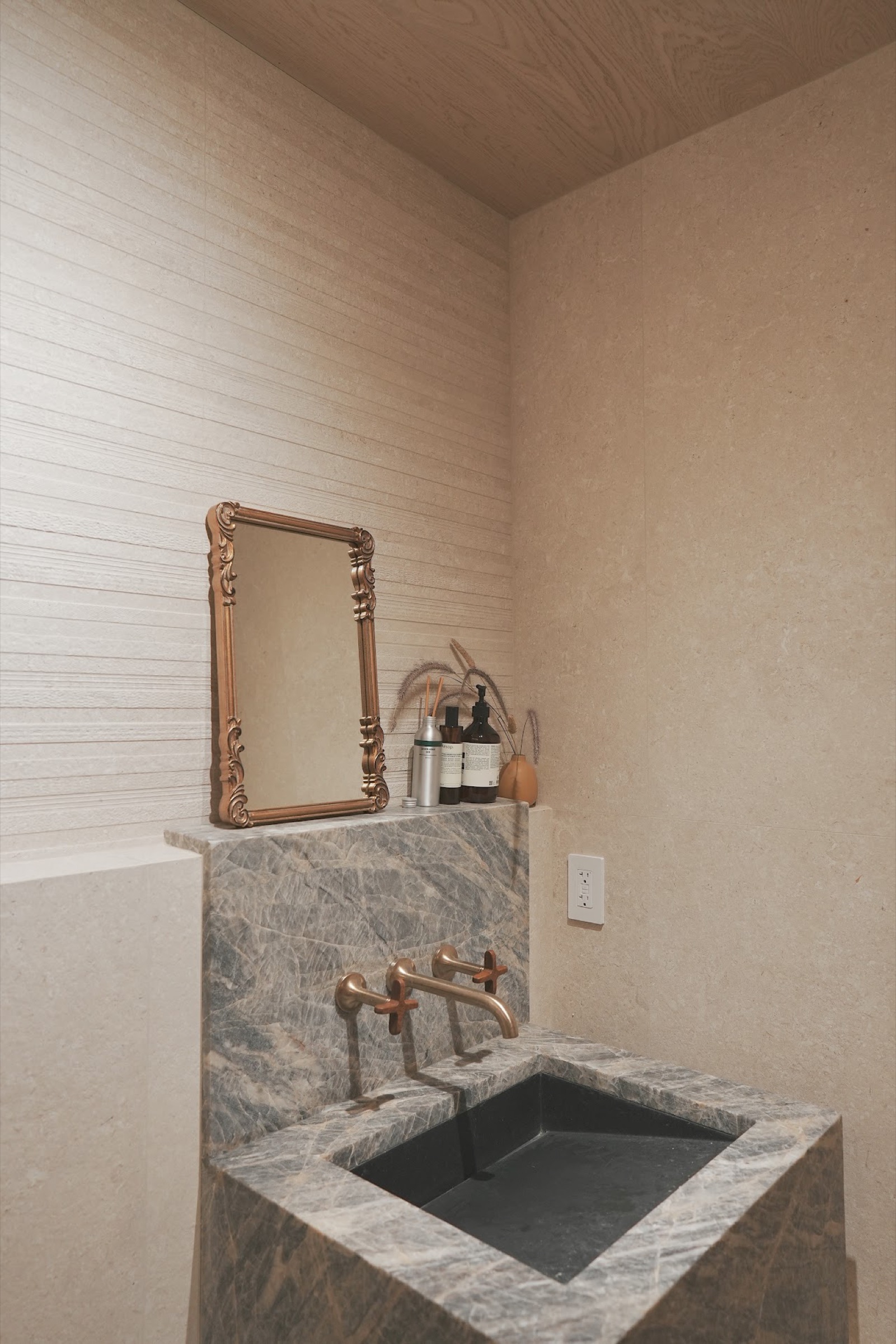 Powder Room in the Sunnyslope project, view 4